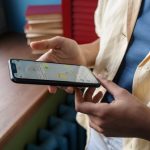 Как использовать Suno AI на компьютере и телефоне с генерацией вокала для YouTube