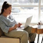 Музыкальная нейросеть Suno для сочинения песен онлайн