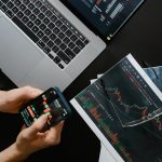 Бесплатная загрузка Suno AI в 2025 году и перевод интерфейса для более удобного использования