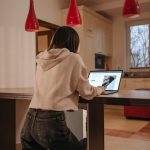 Топ 10 песен, созданных с помощью Suno AI на компьютере для Spotify