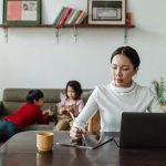 Начало работы с Suno AI на русском языке на вашем телефоне