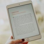 Suno AI: как создать песню за 1 минуту для YouTube с переводом интерфейса
