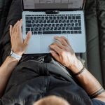 Suno AI платформа для генерации уникальных музыкальных обложек с помощью искусственного интеллекта